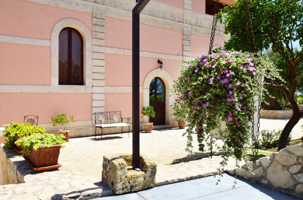 Antico Casale Benali Bed & Breakfast Syracuse Bagian luar foto