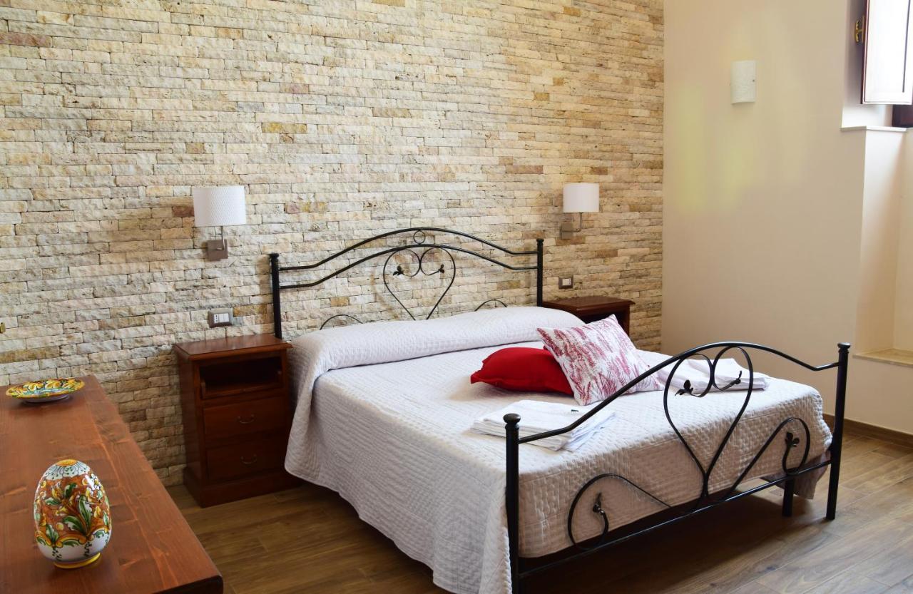 Antico Casale Benali Bed & Breakfast Syracuse Bagian luar foto