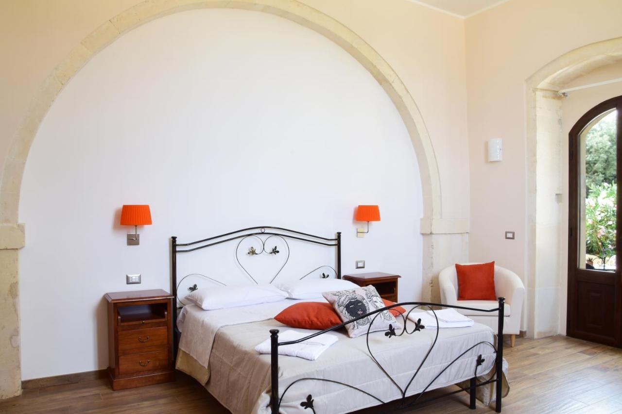 Antico Casale Benali Bed & Breakfast Syracuse Bagian luar foto